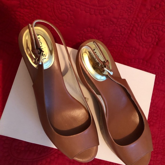 Michael Kors Peep Toe, leather upper, cork wedge with buckled heel strap Size 9 - Picture 2 of 4